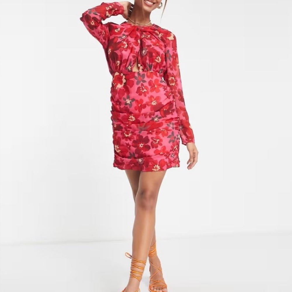 Hope & Ivy  Rori Floral Cross Front Mini Dress Ruched Sides And Back Concert NWT
